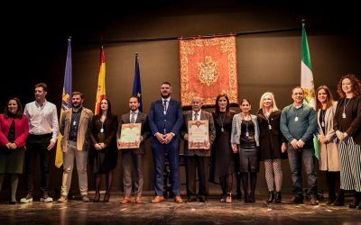 EL AYUNTAMIENTO DE FUENTES DE ANDALUCÍA NOMBRA OFICIALMENTE A SUS CRONISTAS, JESÚS CERRO RAMÍREZ Y FRANCIS J. GONZÁLEZ FERNÁNDEZ, EN UN ACTO SOLEMNE CELEBRADO EN EL DÍA DE ANDALUCÍA