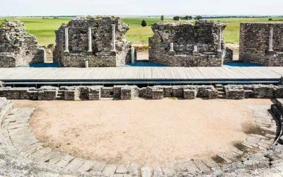 ASÍ ES LA OTRA GRAN CIUDAD ROMANA DE EXTREMADURA: UN TEATRO, CUATRO TEMPLOS Y ESCULTURAS ÚNICAS