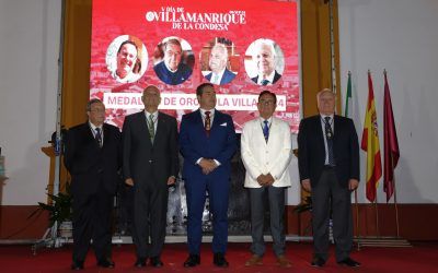 Juan Márquez, Manuel Carrasco, Manuel Zurita y José Zurita, recibieron del alcalde de Villamanrique, la Medalla de Oro de la Villa